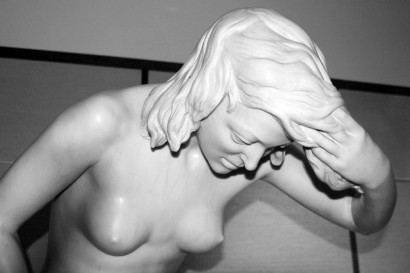 Scultura di donna